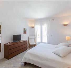 5 Bedroom Villa with Infinity Pool near Super Paradise Beach on Mykonos, Sleeps 10